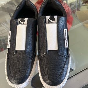 Karl Lagerfeld size 8. Very comfortable. NWOT